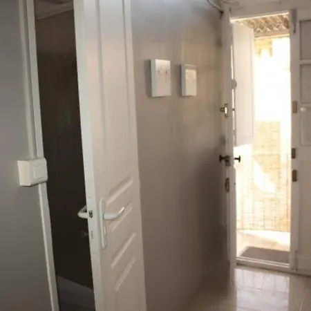 F1 37m² Hyper Centre Face Au Marche Apartamento
